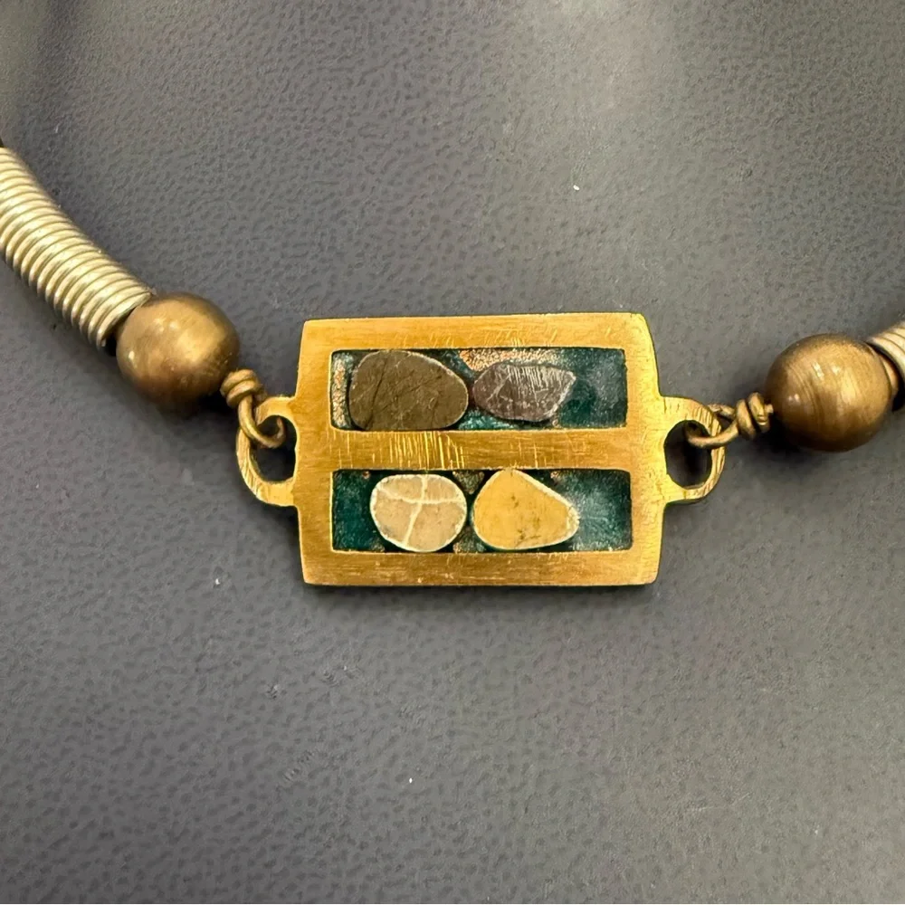 Vintage Brutalist Modernist Stone Inlay Brass Collar Choker Necklace - Picture 5 of 12